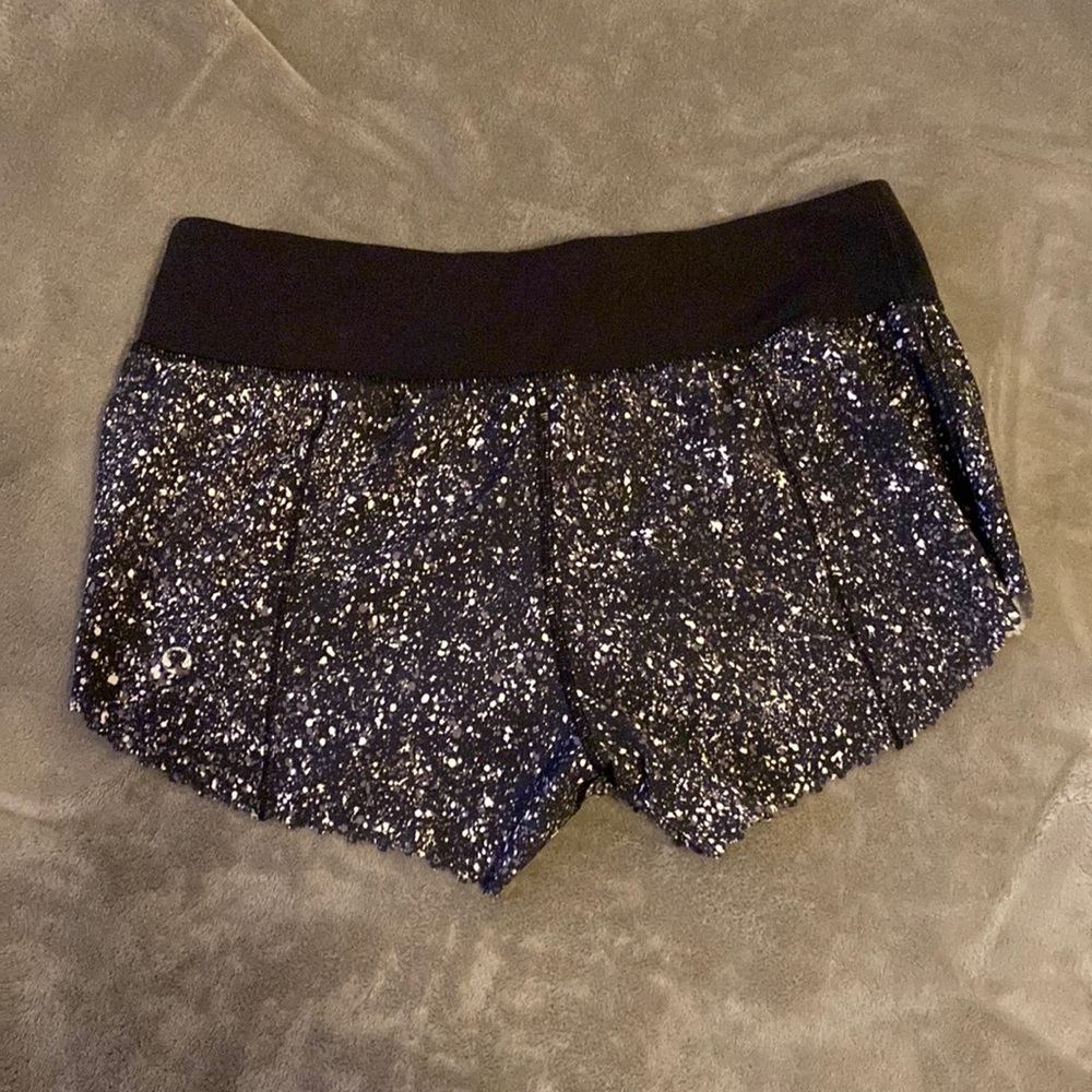 Lululemon shorts size 6